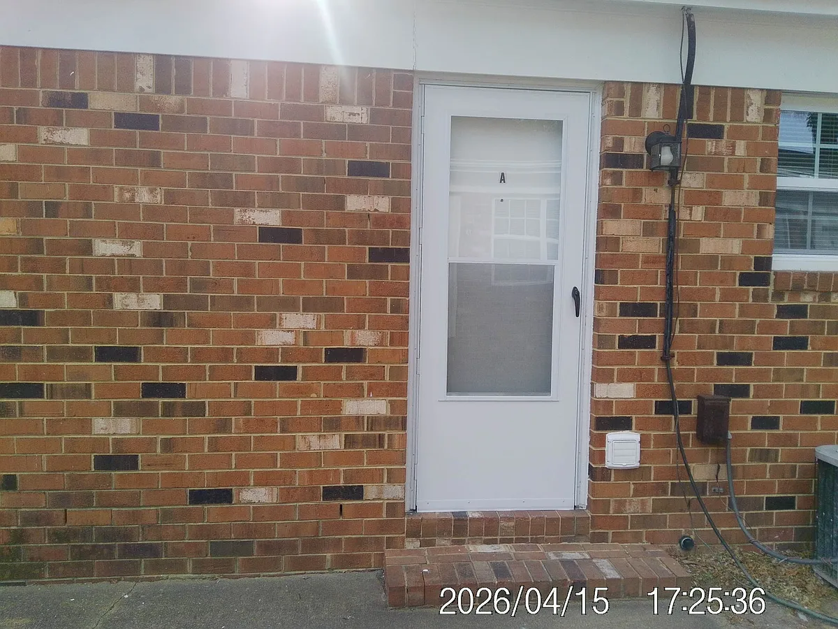 Building Photo - 3700 Gosnold Ave #A