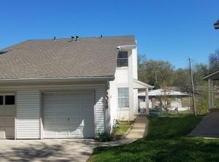 9048 W 83rd Ter, Overland Park, KS 66212