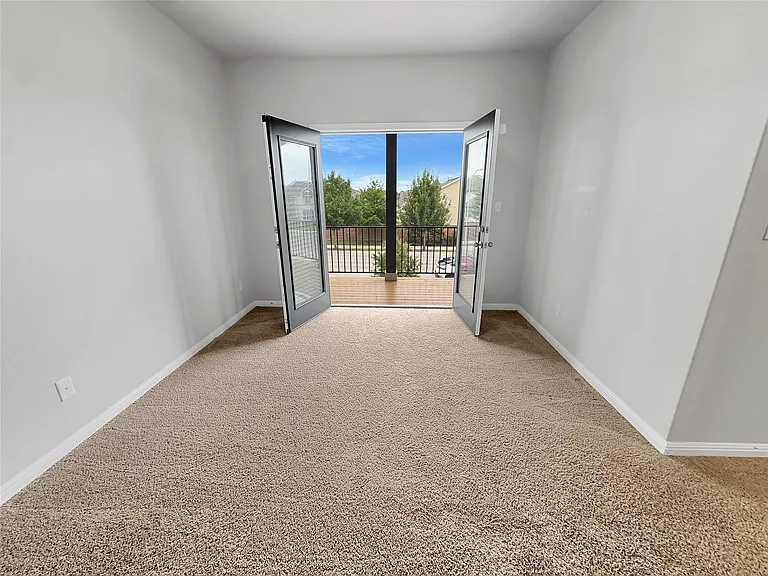 1916 Blue River Dr — Photo 20