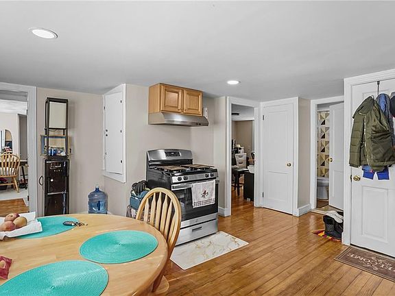 5th image of 100 Pond St