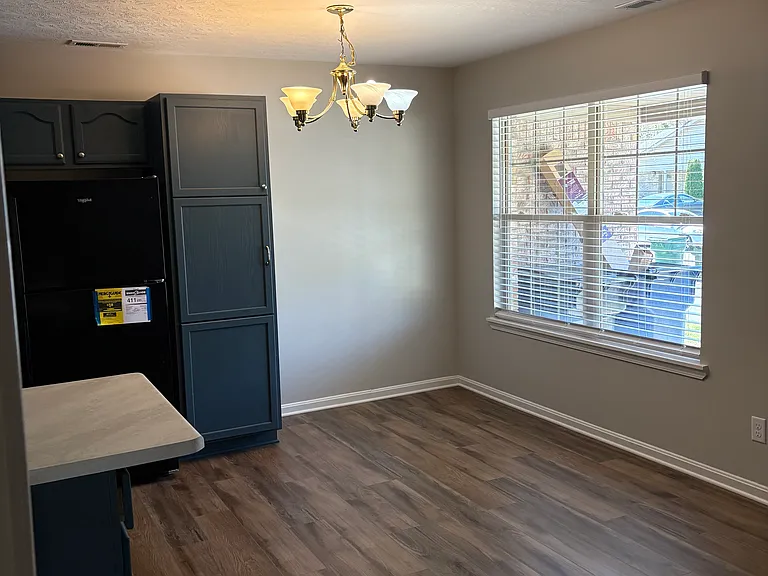 105 Bittersweet Rd — Photo 4