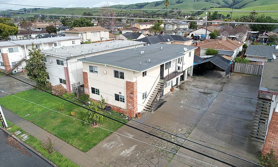 1st image of 33638 9th St