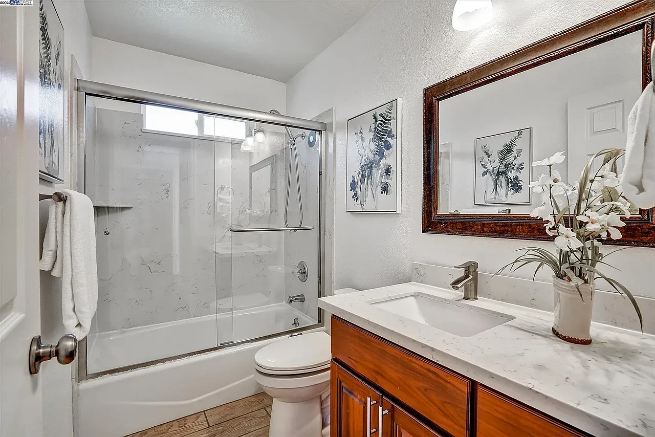 3 bed, 1811 sqft, $1,100 — Photo 2