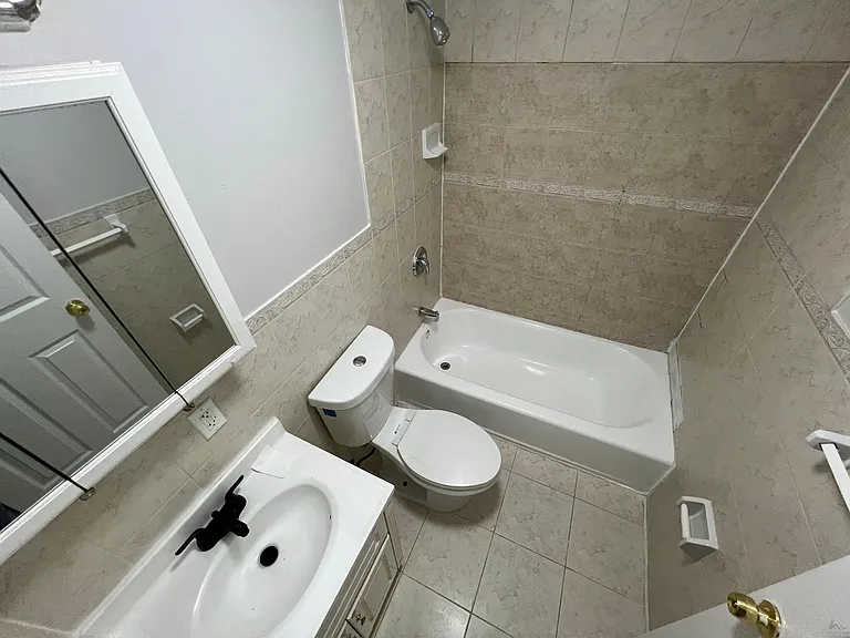 111 Roosevelt Ave #3E — Photo 6