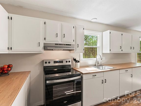 5th image of 2120 Irish Potato Rd