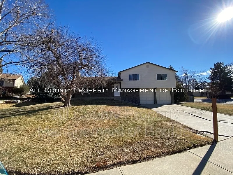 Building Photo - 4786 Essex Cir