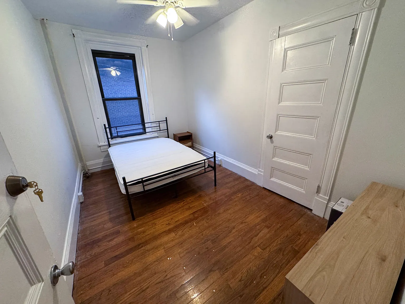 4 bed, 2.0 bath, 2000 sqft, $680 — Photo 1