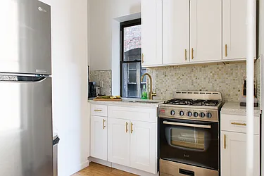 Rented by ER (DO NOT USE)