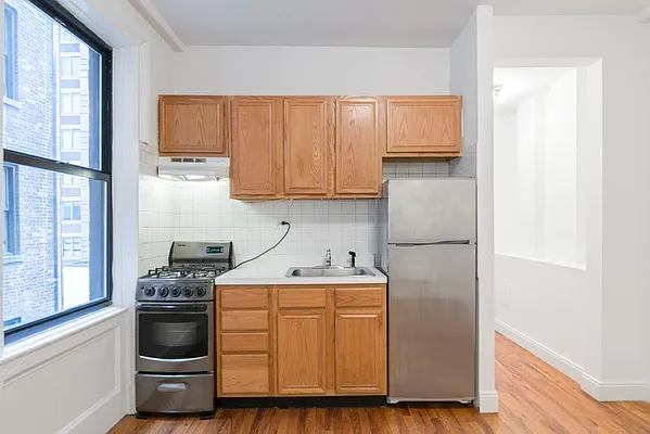 Rented by Bond New York | media 22