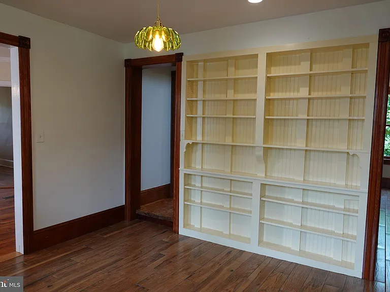 36 Hart Ave — Photo 11