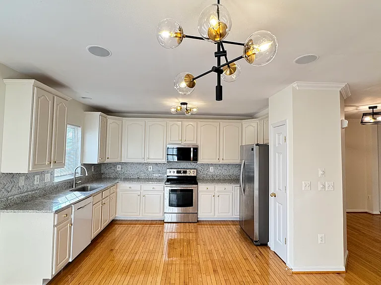 9611 Normanton Way — Photo 16