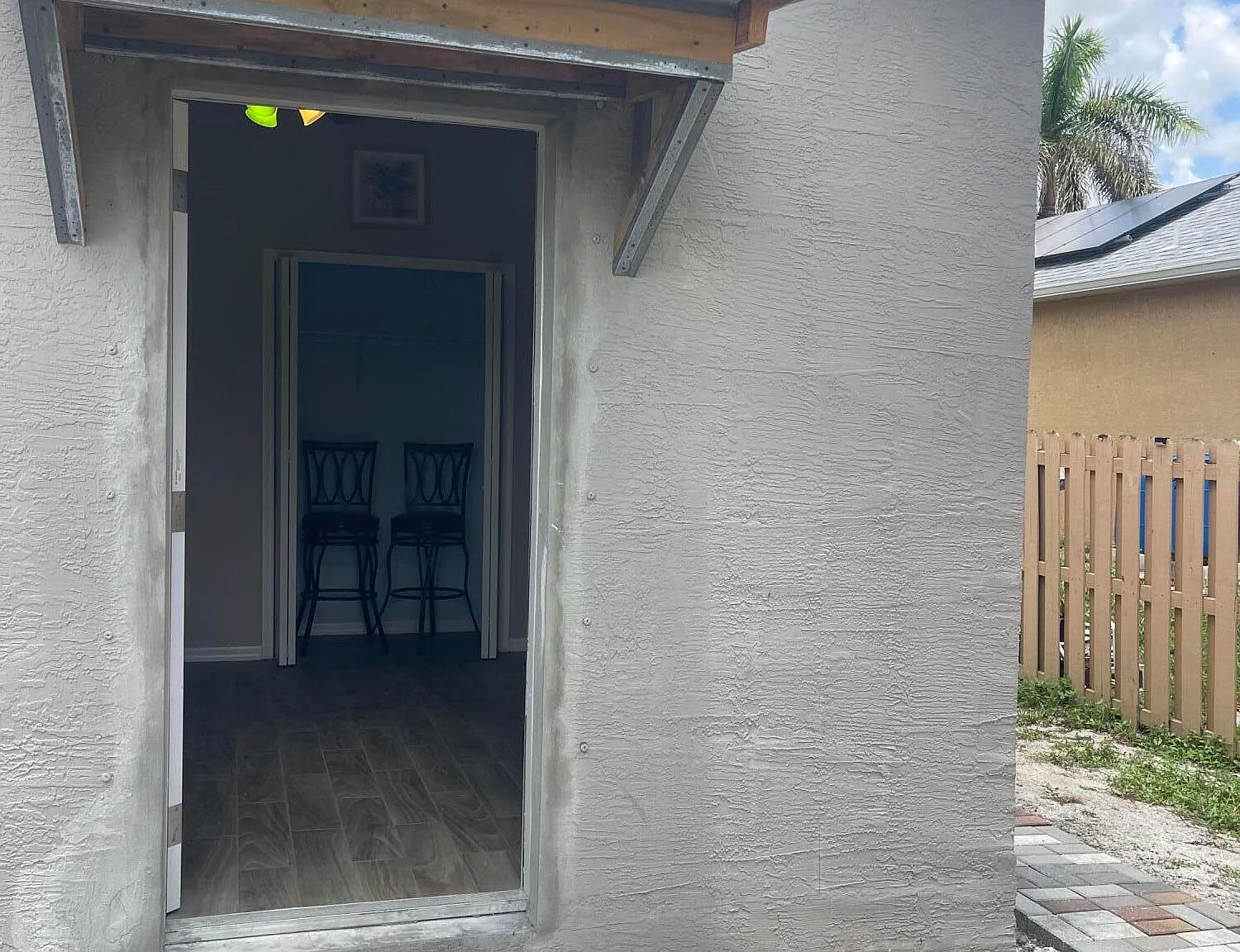 2 bed, 1.0 bath, 2231 sqft, $1,400 — Photo 3