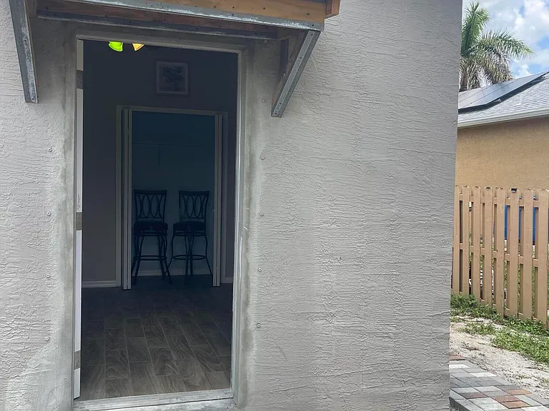 4581 SW Floral St — Photo 3