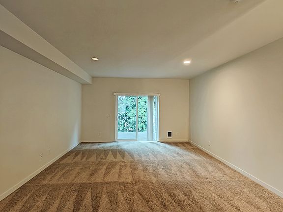 5th image of 19403 7th Ave W #6
