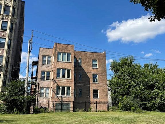 3rd image of 7555 S South Shore Dr #1B