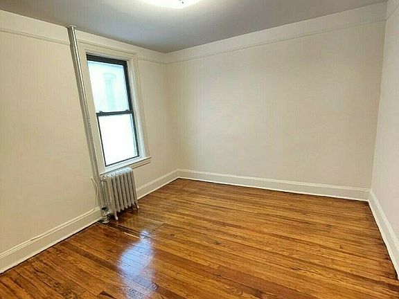 2nd image of 2334 Broadway APT 1