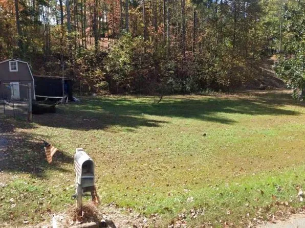 7303 Lucky Ln SE, Acworth, GA 30102