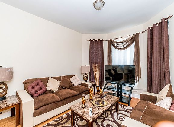 3rd image of 4347 W Gladys Ave