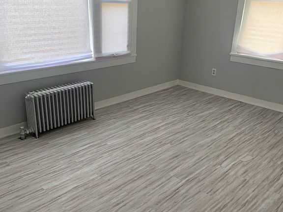 5th image of 9 Warren St