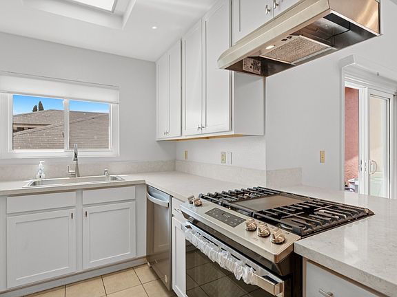 3rd image of 4358 43rd St