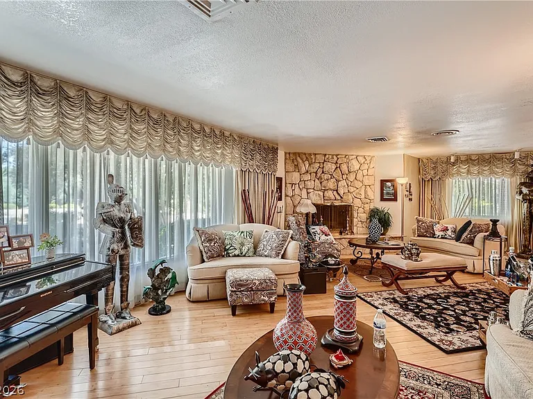 7082 Mira Vista St — Photo 10