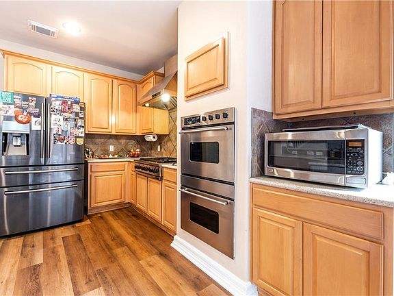 4th image of 2230 Buena Vista Ln