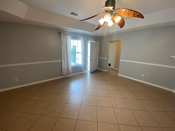 2nd image of 1108 Sweetbriar Sta