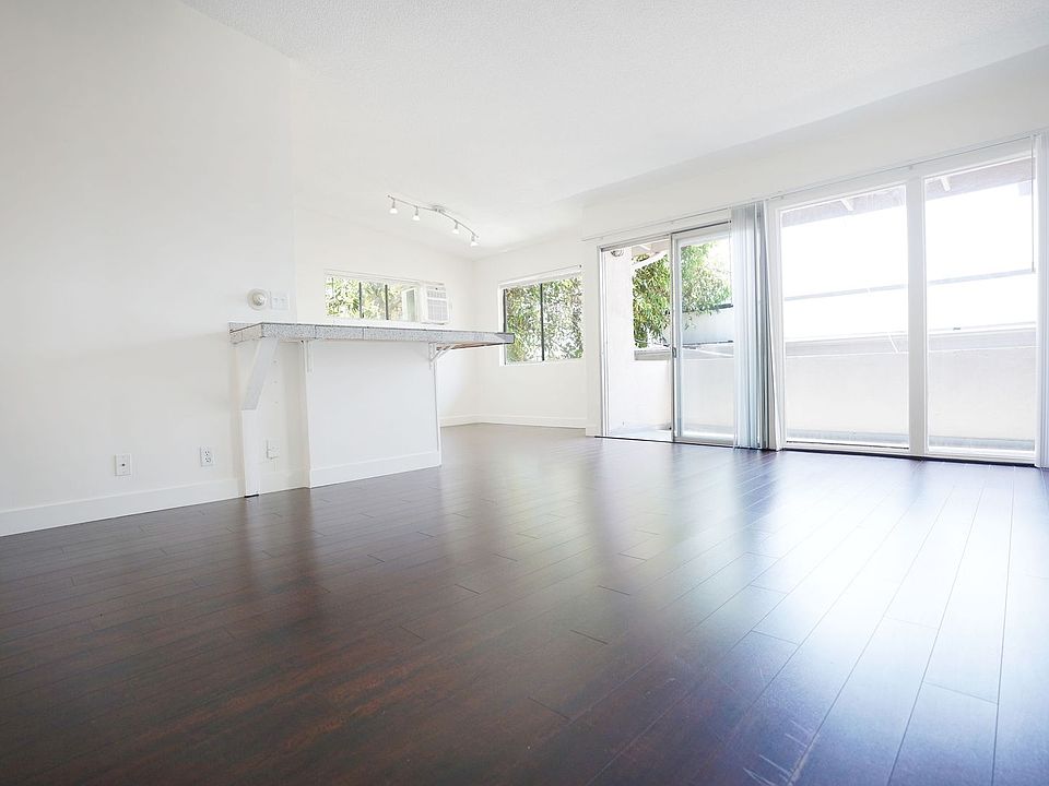 1st image of 1218 N Larrabee St Unit 10