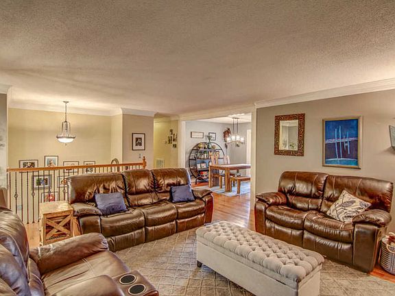 2nd image of 138 Hicks Acres Dr