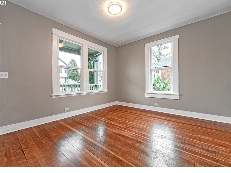 7057 NE 7th Ave — Photo 2