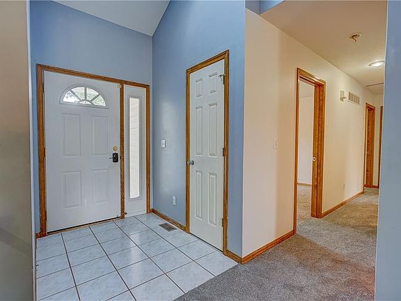 3rd image of 1020 SE 11th St