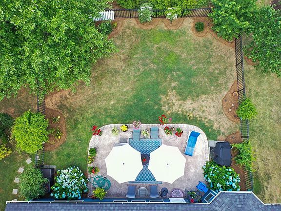 5th image of 124 Gramercy Ct