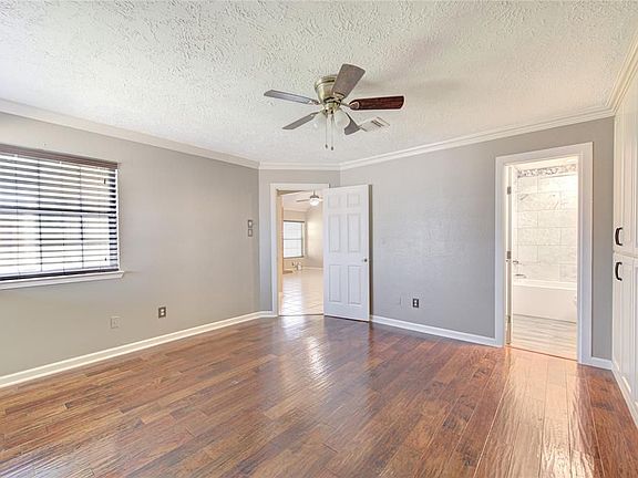 3rd image of 4705 Dogwood Dr