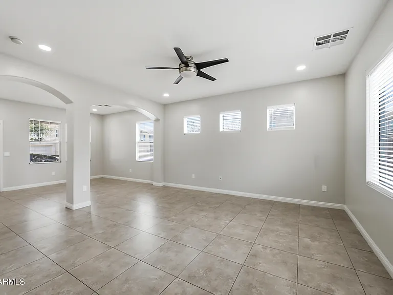 1330 S 121st Dr — Photo 5