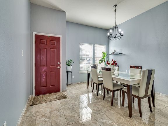 4th image of 305 Sheridan Rd