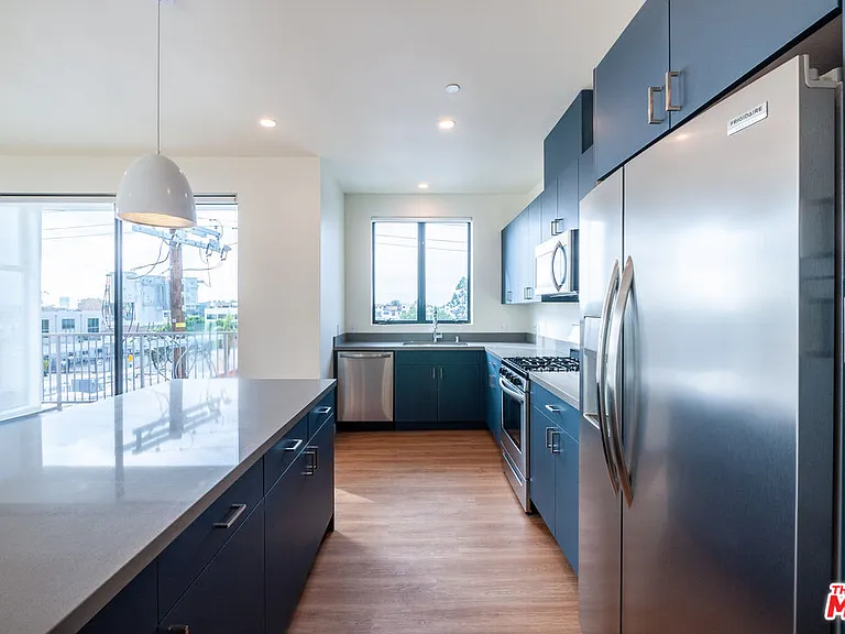 747 Lillian Way #8 — Photo 9