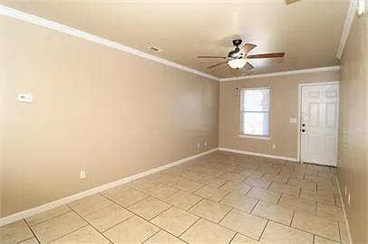 2060 N Leverett Avenue - 10 — Photo 2