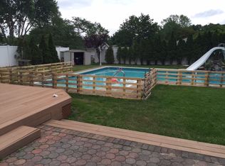 10 Tyburn Ln, South Setauket, NY 11720