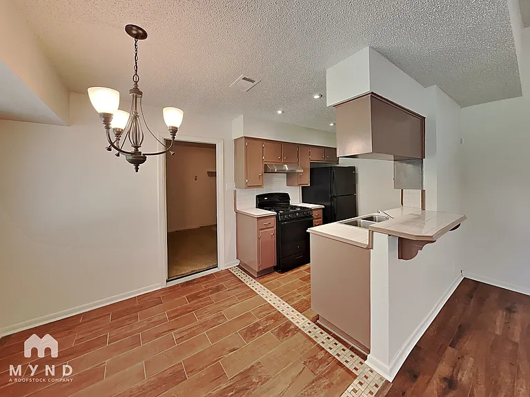 5204 Regency Cv — Photo 4