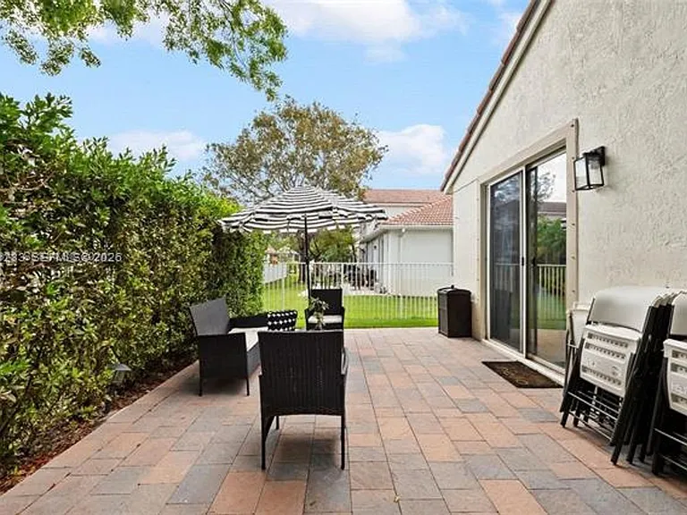 18755 SW 27th Ct #Townhouse 18755 — Photo 22