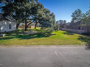 211 Southern Pines Dr, Lafayette, LA 70508
