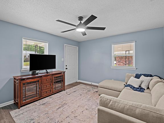3rd image of 9212 Cynthia Dr