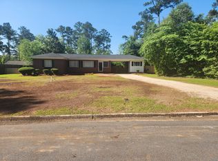 1804 Pine Needle Ln, Albany, GA 31707