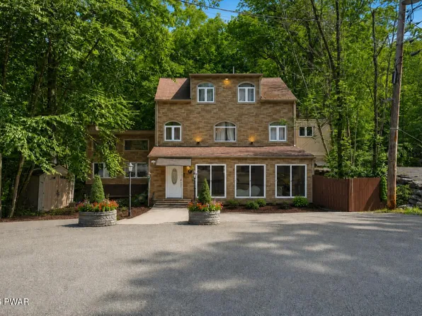 3130 Delaware Cir, Bushkill, PA 18324