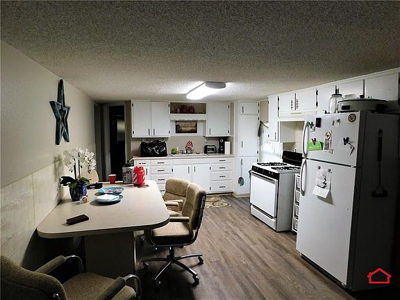 5th image of 4320 Lake Shore Dr