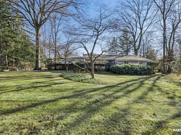 432 Glendale Rd, Wyckoff, NJ 07481