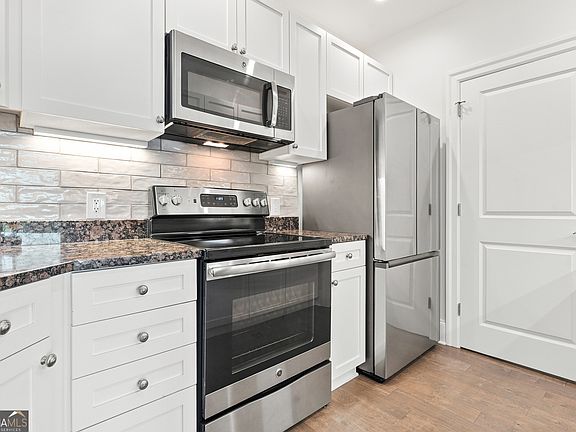 5th image of 325 E Paces Ferry Rd NE APT 704