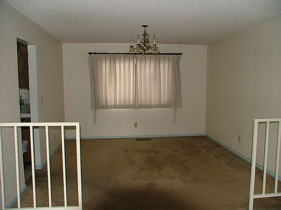 5th image of 2340 Woodcrest Ln