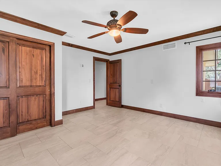 5810 Bahama Shores Dr S — Photo 29