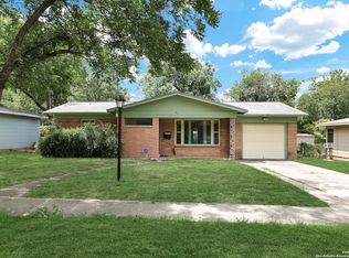 350 Addax Dr, San Antonio, TX 78213